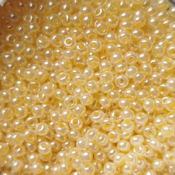 Beige 011