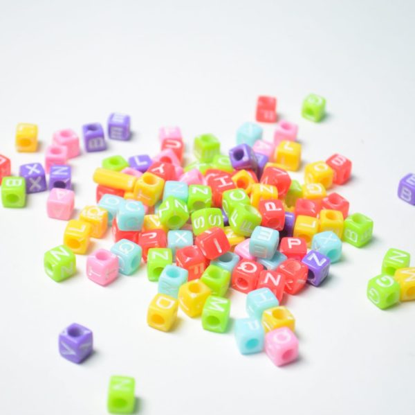 Letras cuadradas de colores