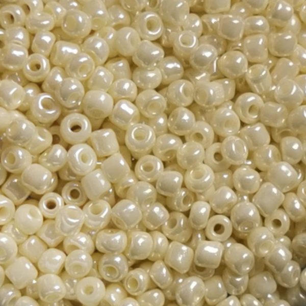 Beige 402 (F402)