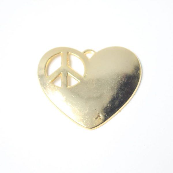 Dije Amor y paz